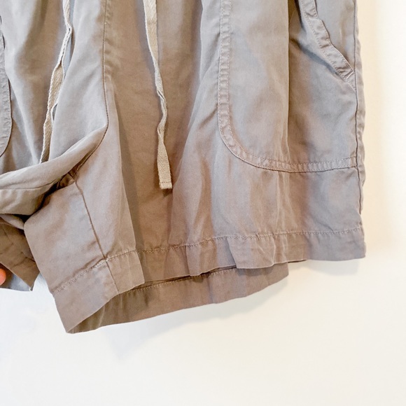 Olive Green Shorts Size Large NWOT - Picture 3 of 4